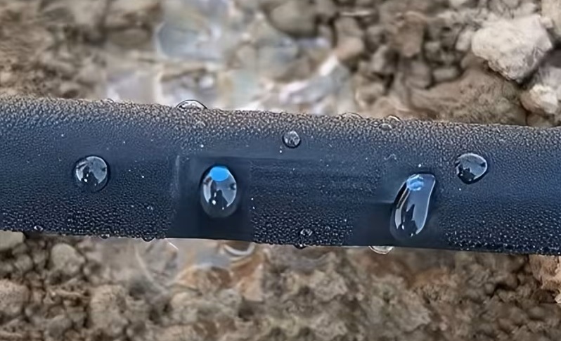 Zabudované kvapkovače v kvapkovej hadici